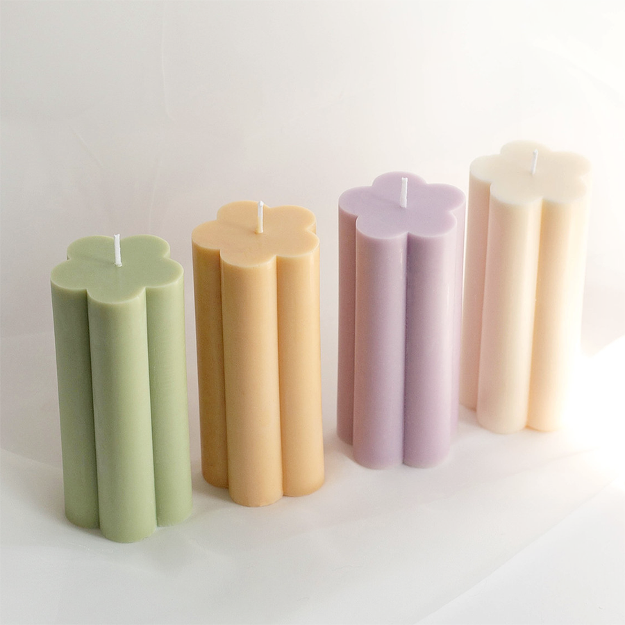 Bloom Daisy Decorative Candle
